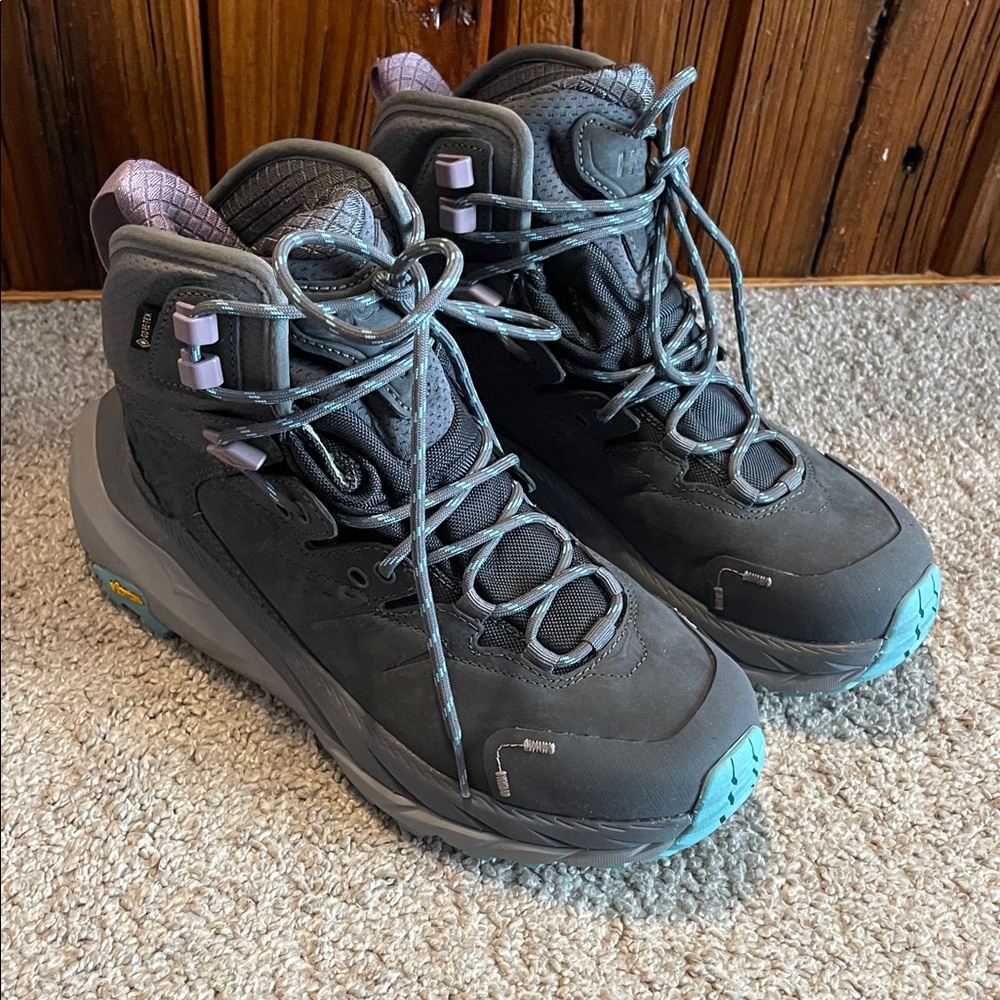 Hoka Kaha 2 boot